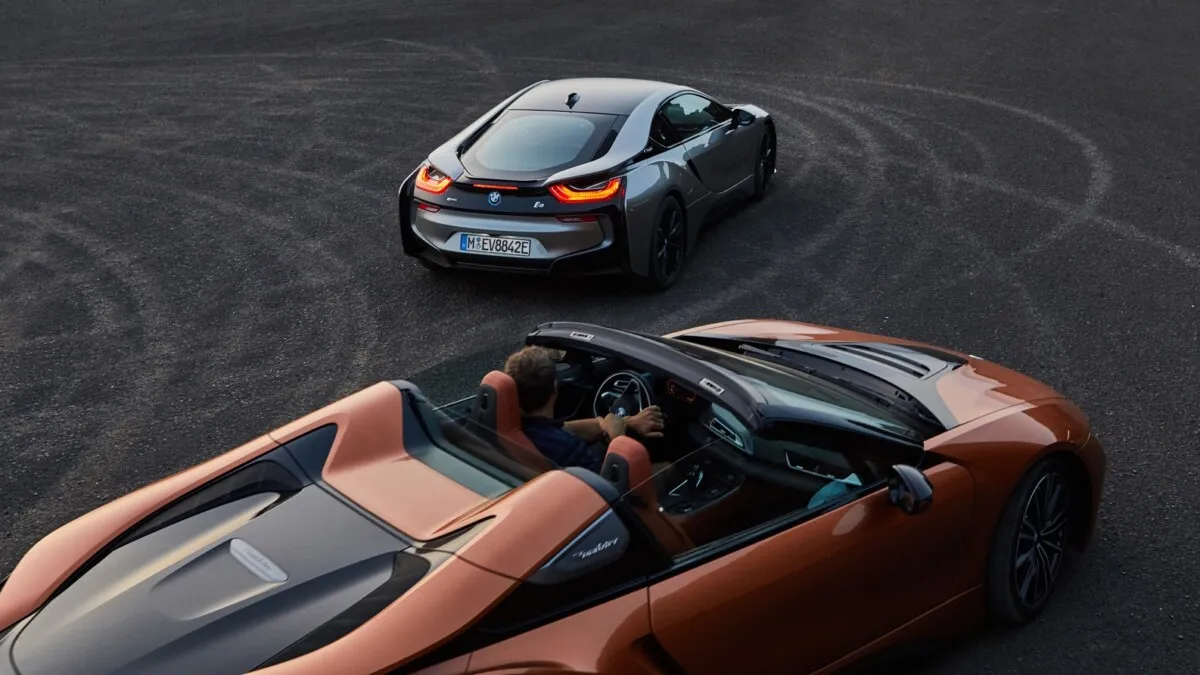 BMW_i8_Roadster_Coupe-035