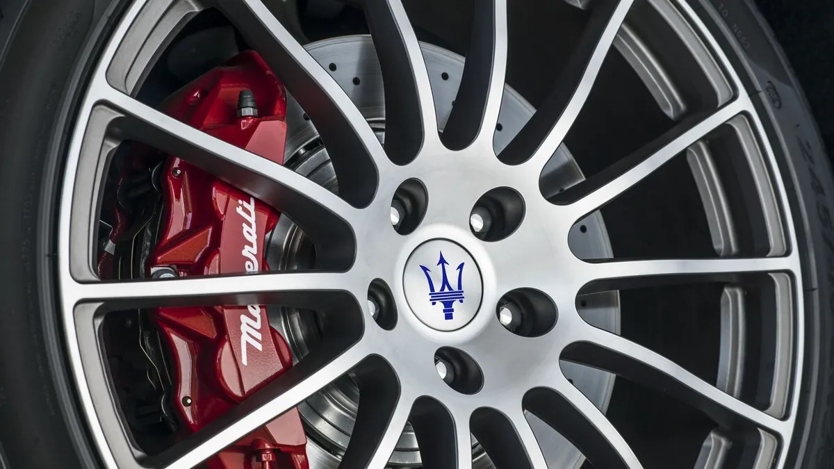 13 Maserati Ghibli GranSport