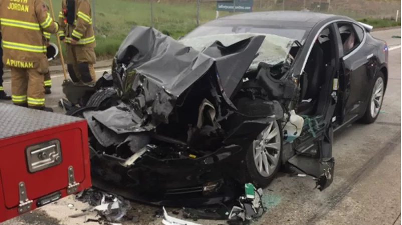 A Model S with Autopilot on crashed again and Musk is furious that it ...