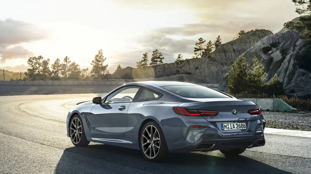 BMW_8_Series_Coupe-005