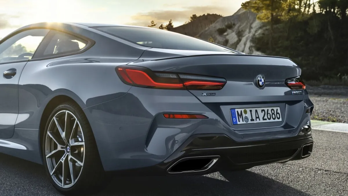 BMW_8_Series_Coupe-011