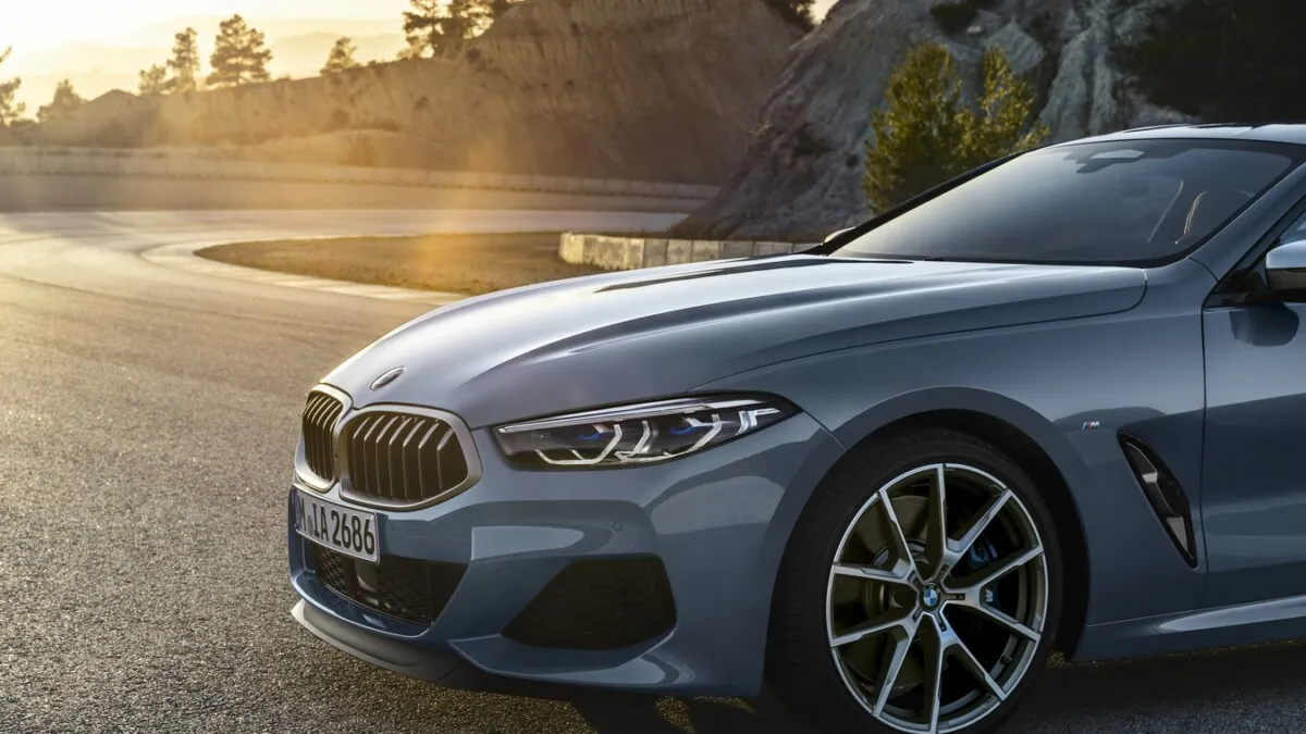BMW_8_Series_Coupe-012