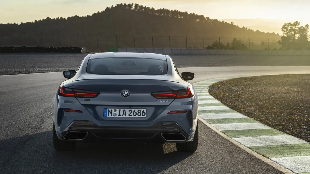 BMW_8_Series_Coupe-037