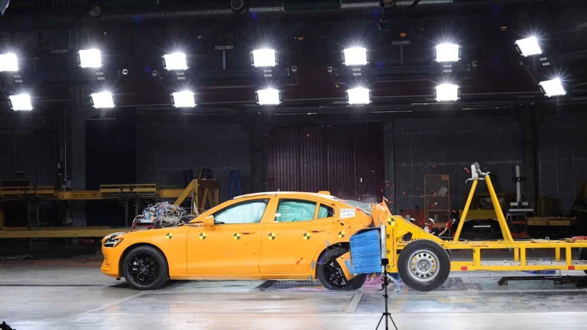New Volvo S60 crash test