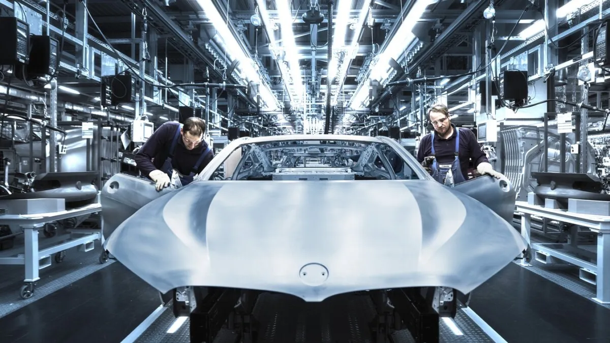 BMW_8_Series_Production-06