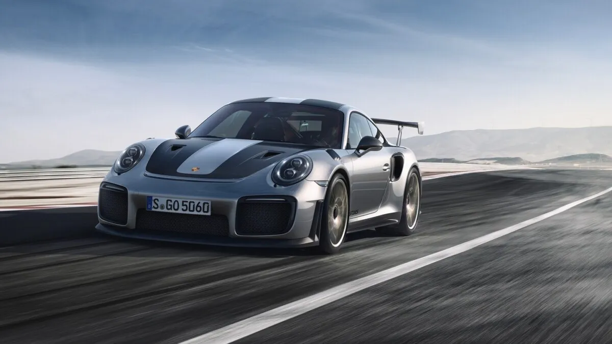Porsche_911_GT2_RS-04
