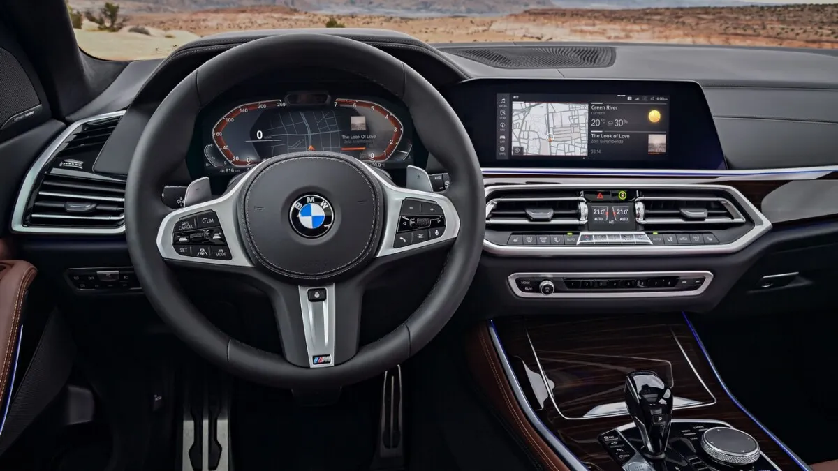 BMW_Digital_Cockpit-01