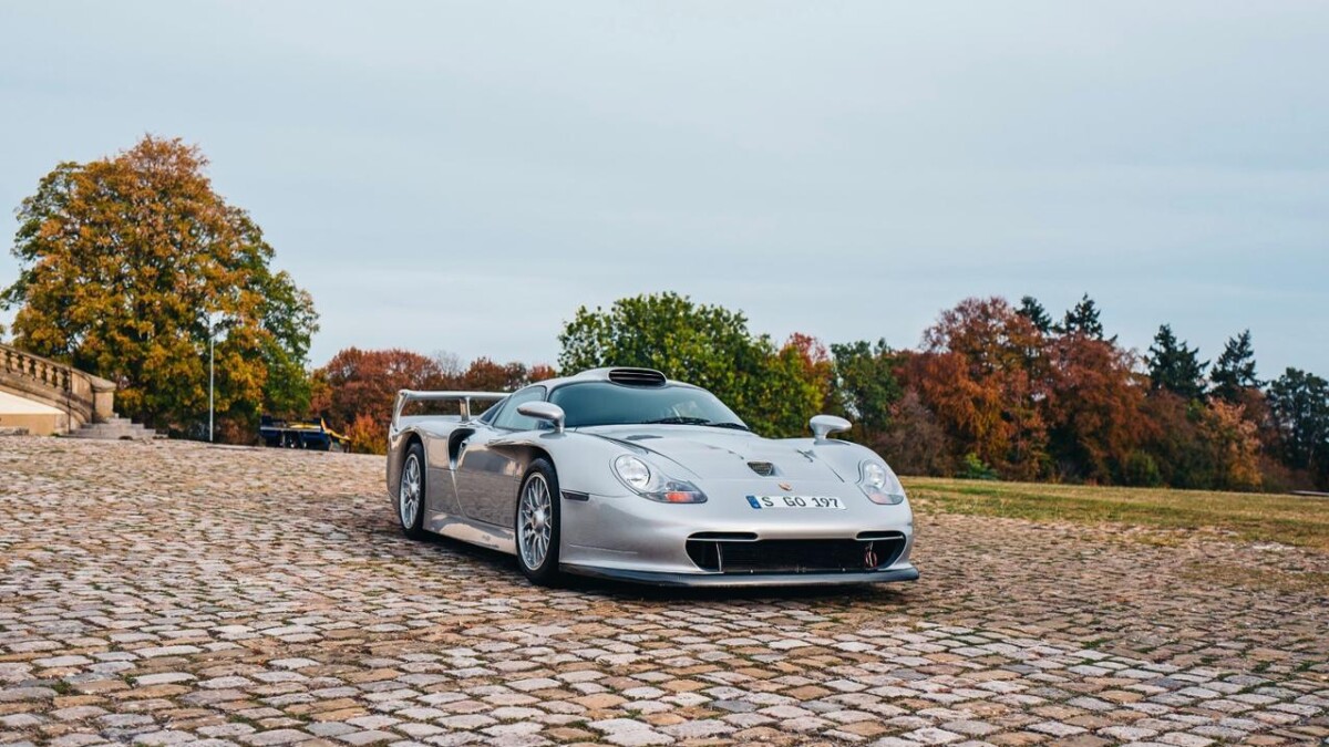 low_porsche_gt1_castle_solitude_stuttgart_2018_porsche_ag (1)