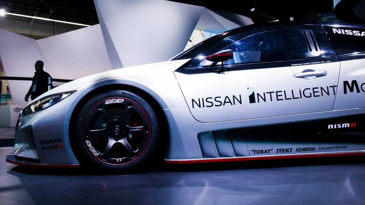 Nissan_LEAF_NISMO_RC-03