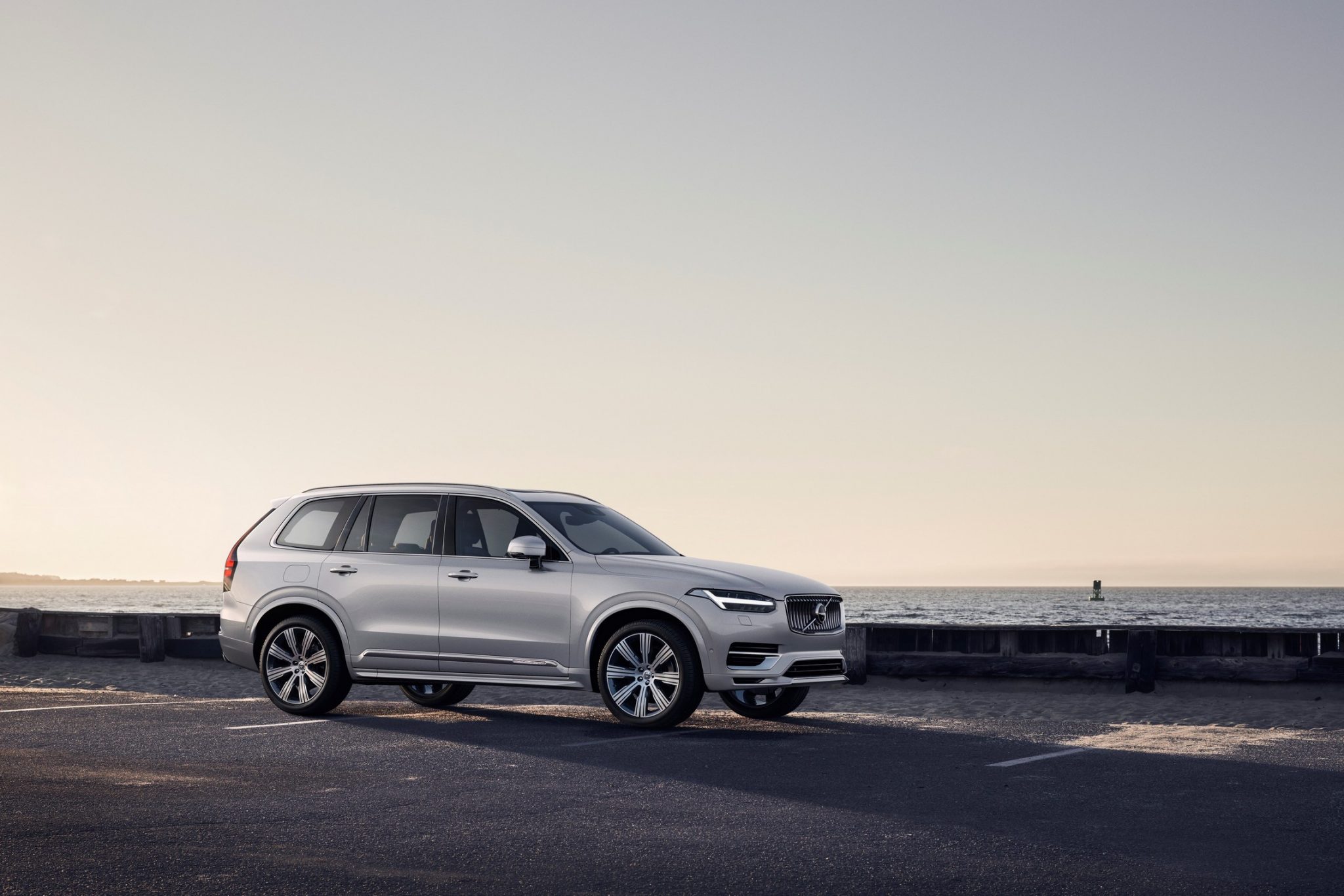 Volvo Cars introduces refreshed Volvo XC90