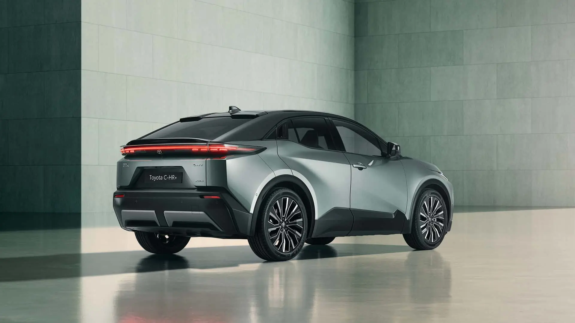 Toyota C-HR+ previewed