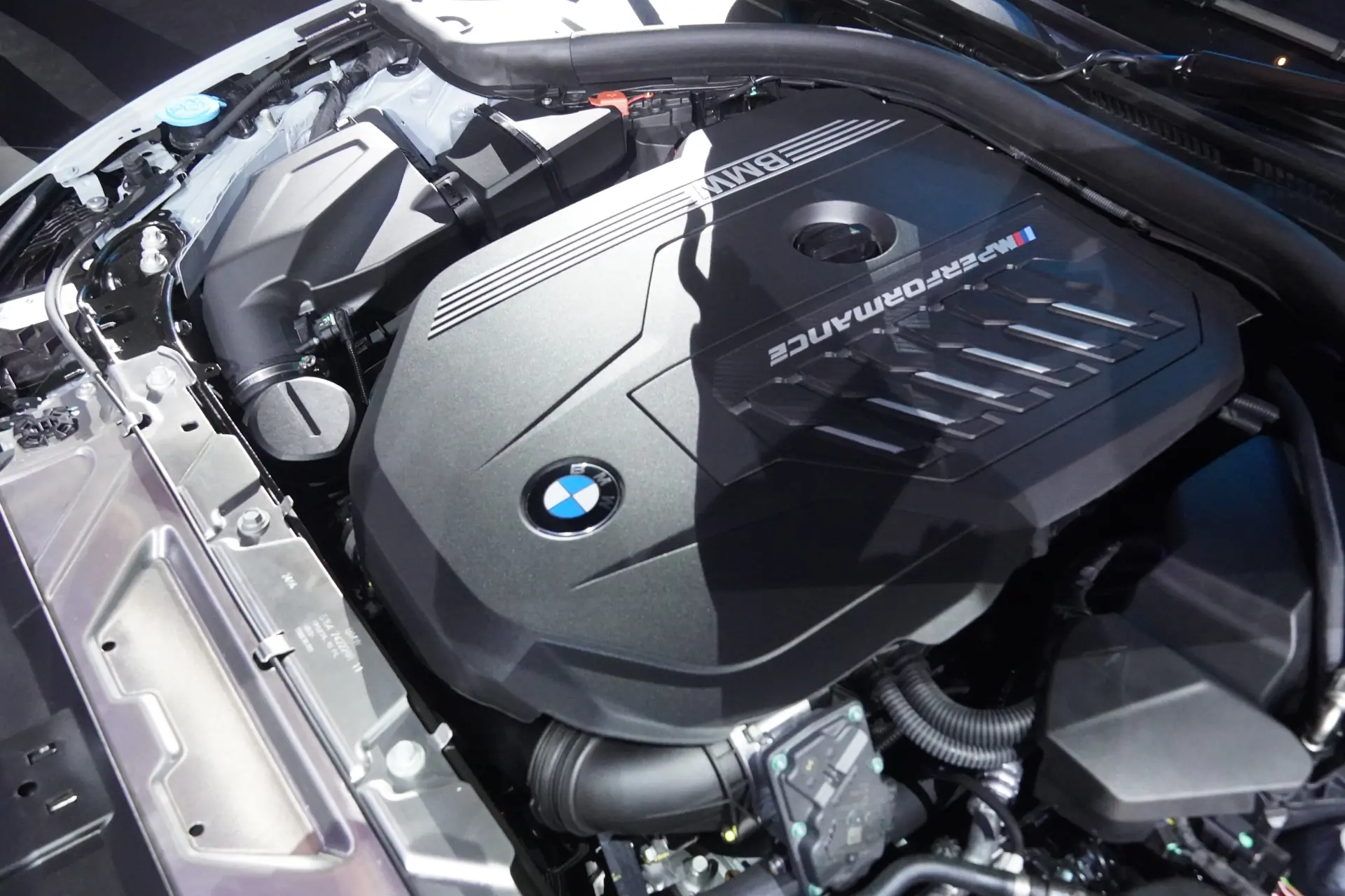 The engine of the 3 series 50 Jahre